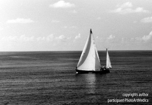 Samotny żagiel - A lonely sail