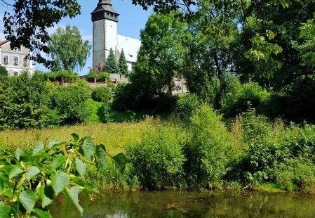 Widok na kosciół w Siedlecinie - View of the church in Siedlecin