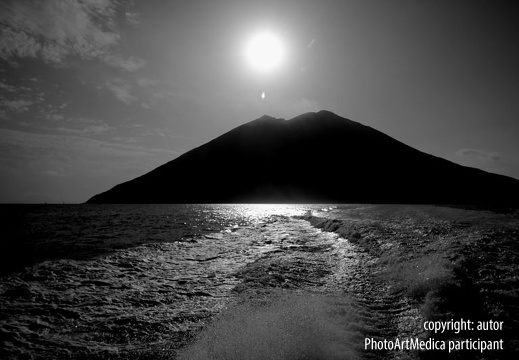 Wulkan w cieniu - A volcano in the shade