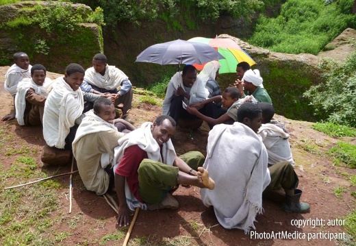 Ethiopian priest sat class - Etiopski ksiądz siedzi na lekcji