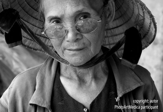 Wietnamska sprzedawczyni - Vietnamese saleswoman