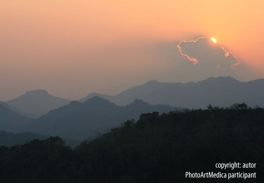 Zachód słońca w Laosie - Sunset in Laos